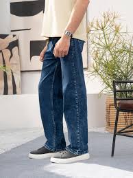 Wide-Leg Baggy Jeans